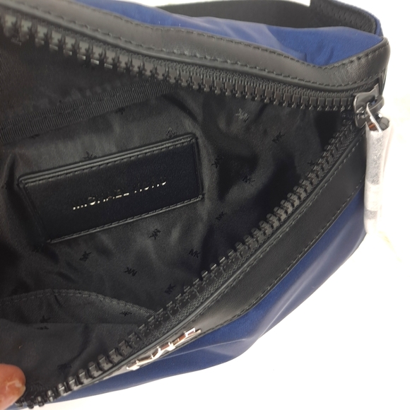 MICHAEL KORS MENS Kent Logo Tape Nylon Gabardine Belt Bag Sling  Pack Crossbody - Picture 10 of 13